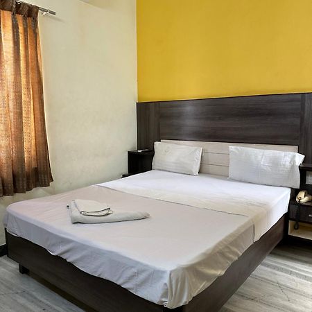 Hotel Priya Towers Nāmakkal Exterior foto